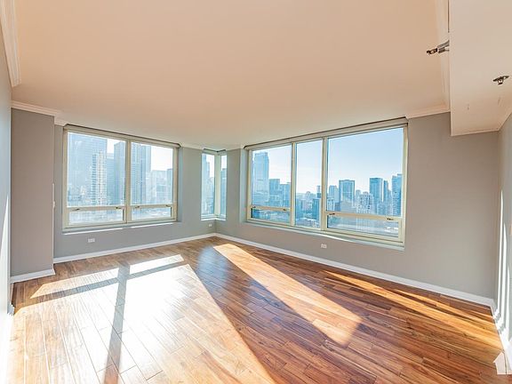 5th image of 23 W Ontario St #34R