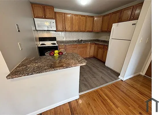 64 Dell Ave — Photo 7