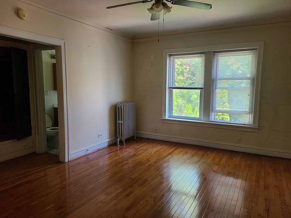 1st image of 4024 N Ashland Ave APT 208