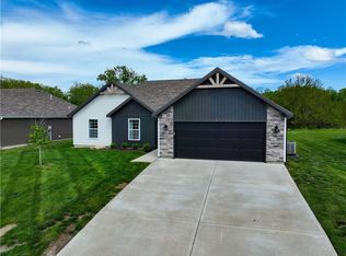 441 Kreisel Dr, Raymore, MO 64083