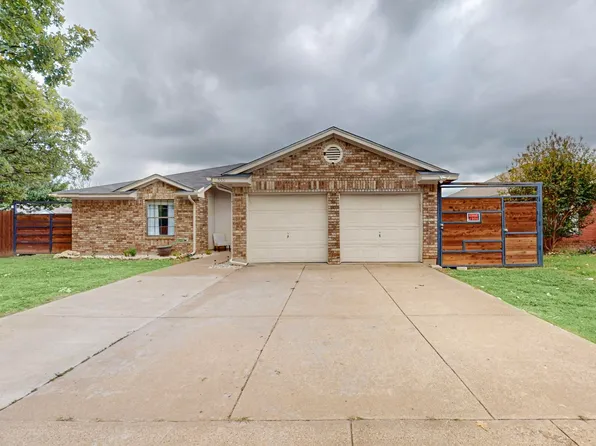 3301 Misty Valley Dr, Fort Worth, TX 76123