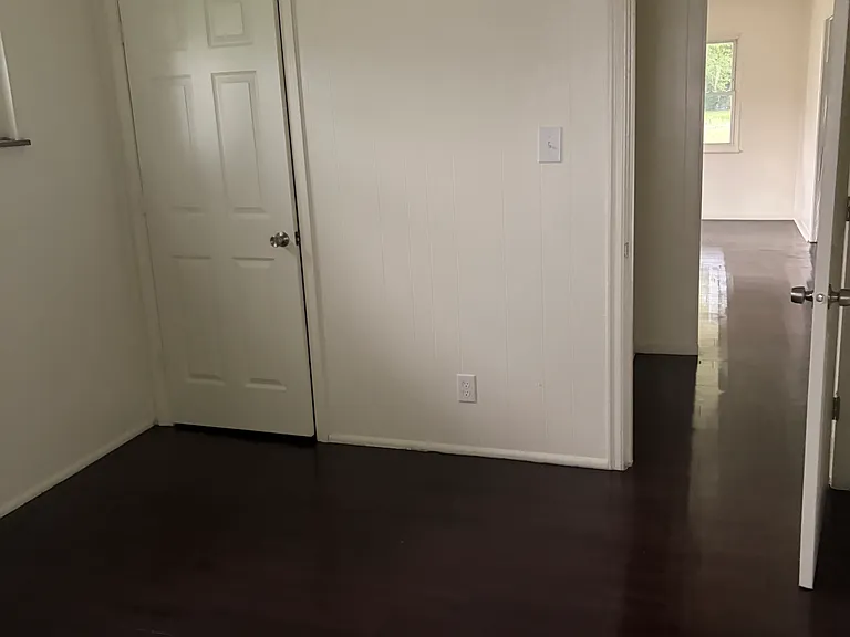 6481 Betts Ave — Photo 7