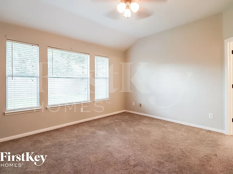 1118 Chase Park Dr — Photo 10