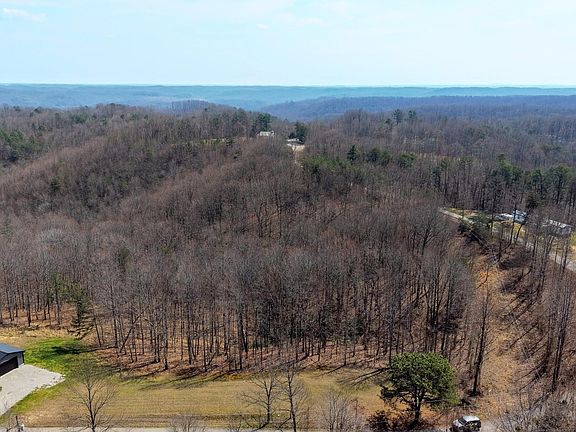 3rd image of 5 Sand Hill Rd