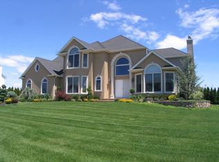 85 Sweetgum Ln, Miller Place, NY