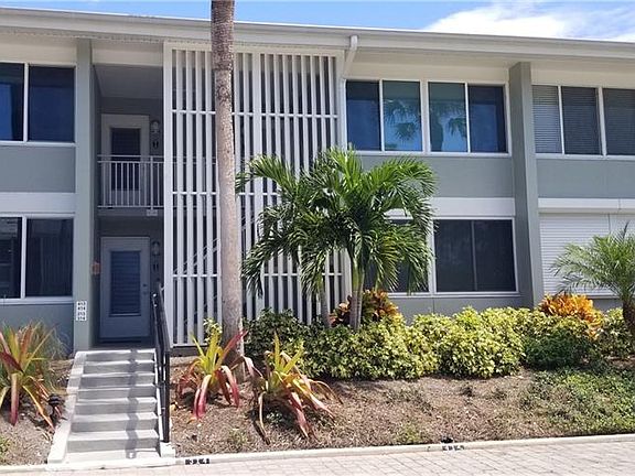 3rd image of 1065 Gulf Shore Blvd N APT 314