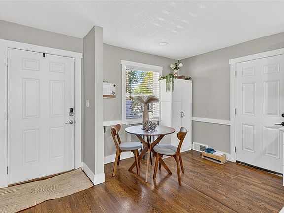 5th image of 8117 Summit St