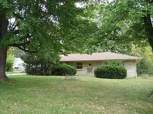 2604 R St photo 1