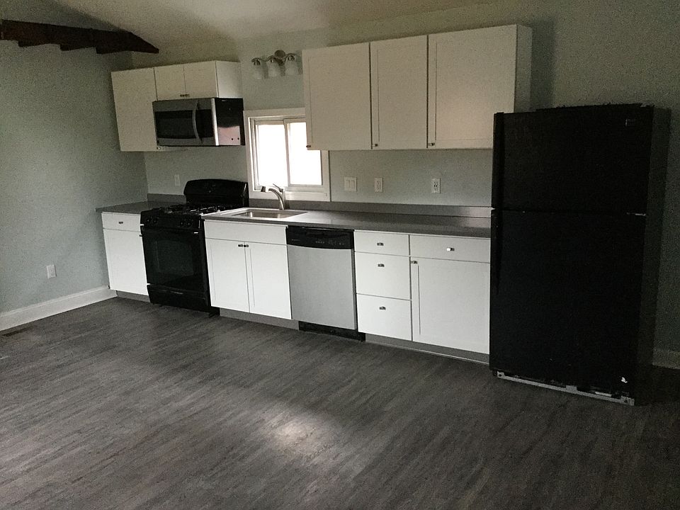 1st image of 277 Spruce St #277