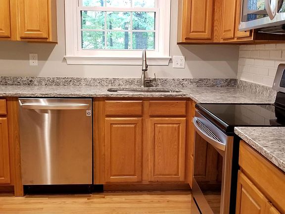 5th image of 4420 Stark Pl