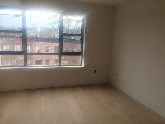 3rd image of 431 Bainbridge St #4A