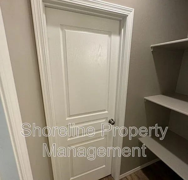 511 Diamond Lake St — Photo 42