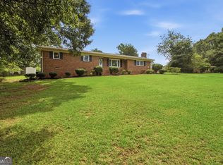 520 Springdale Dr, Royston, GA 30662