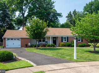 5 Sawtooth Ln, Hatboro, PA 19040