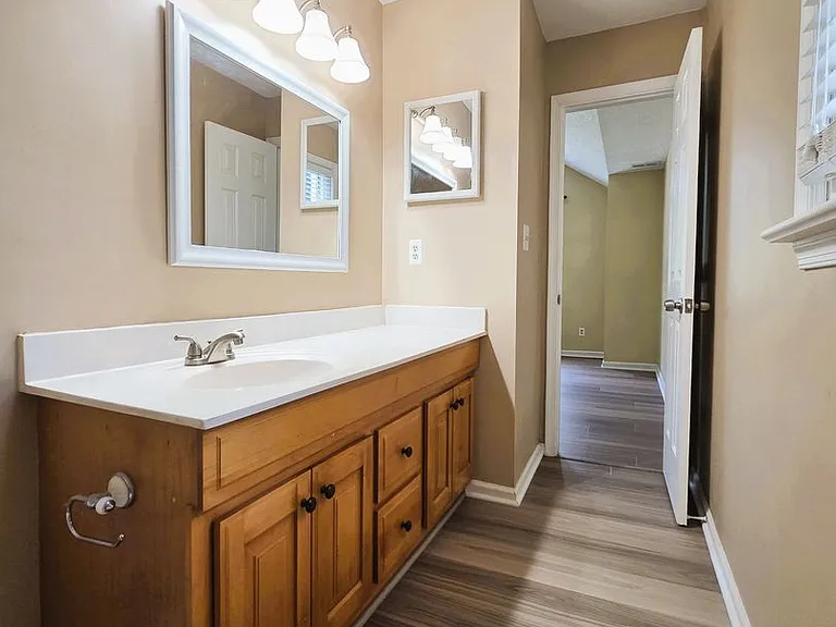 2519 Providence Creek Rd N — Photo 23