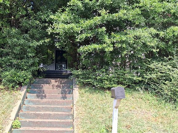 3rd image of 904 34th Ave