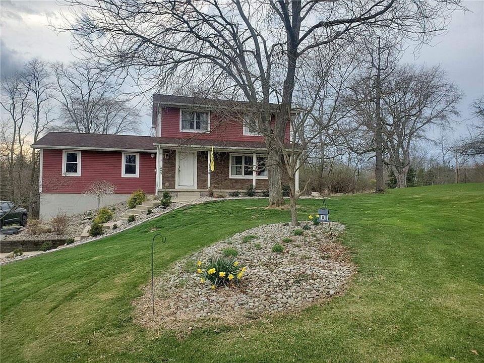 1st image of 203 Oak Dr E
