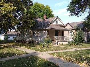 1902 Warford St, Perry, IA 50220