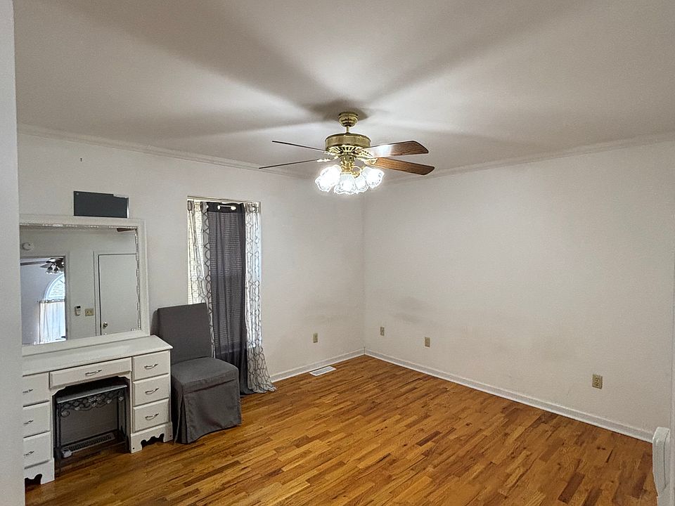 412 Oak Ave Apt 2 Photo 2_07072025