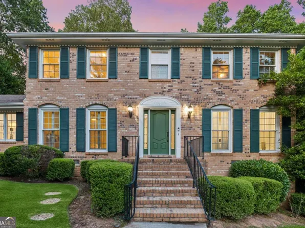 5262 Lakesprings Dr, Atlanta, GA 30338