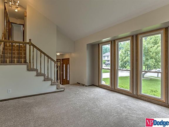 3rd image of 15138 Fieldcrest Dr