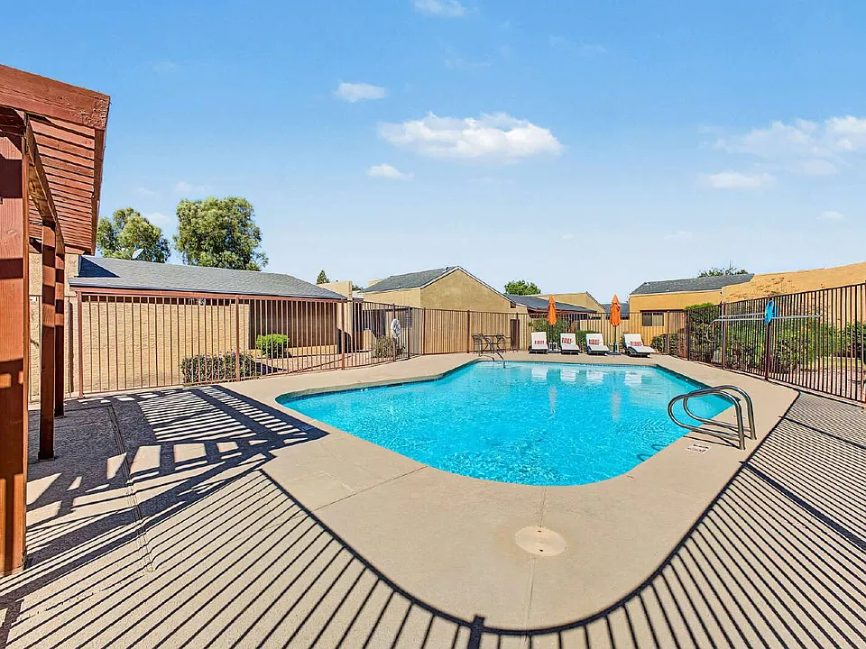1864 E Kirkland Ln