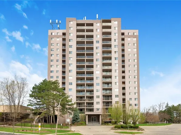 975 Warwick Ct #1501, Burlington, ON L7T 3Z7