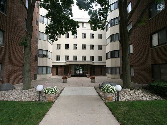 2nd image of 5500 Lincoln Ave Unit 313