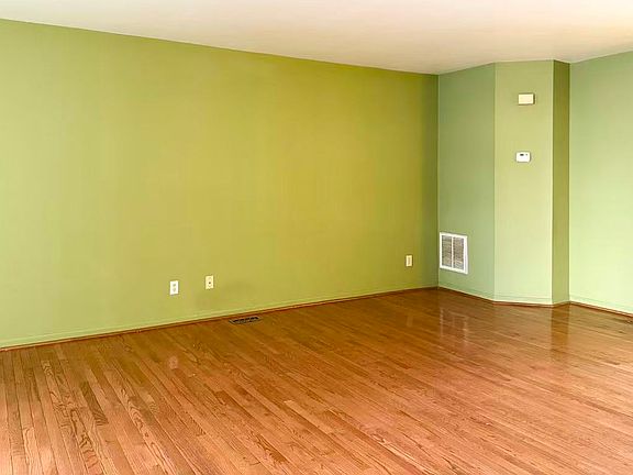 3rd image of 501 Stafford Glen Ct