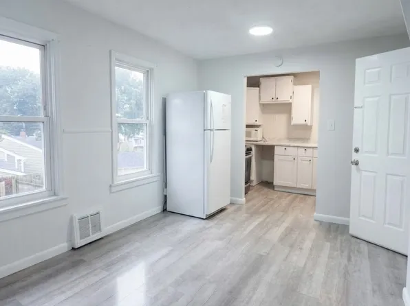 426 Poplar St #2, New Haven, CT 06513