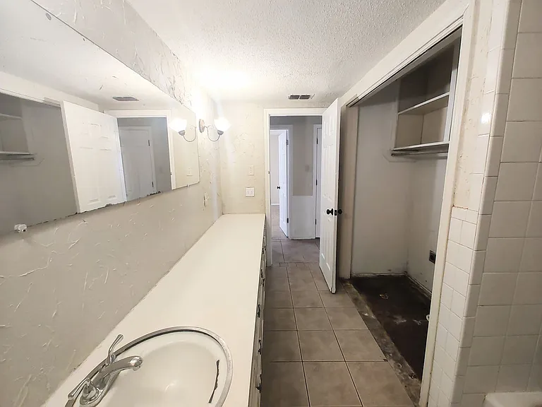 PM2 - 1310 65th Drive — Photo 10
