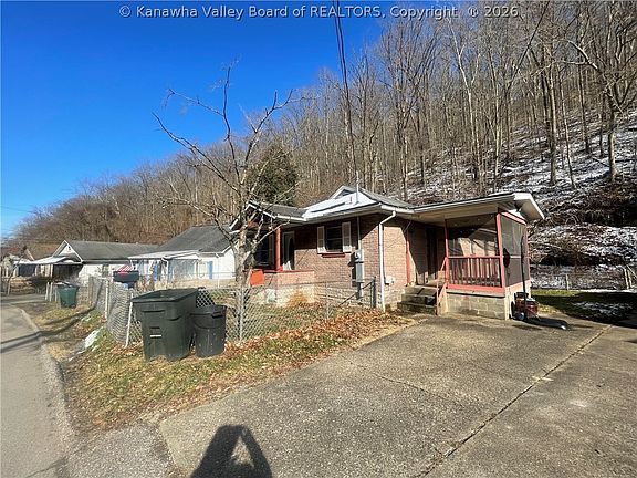 3rd image of 484 S Ruffner Rd