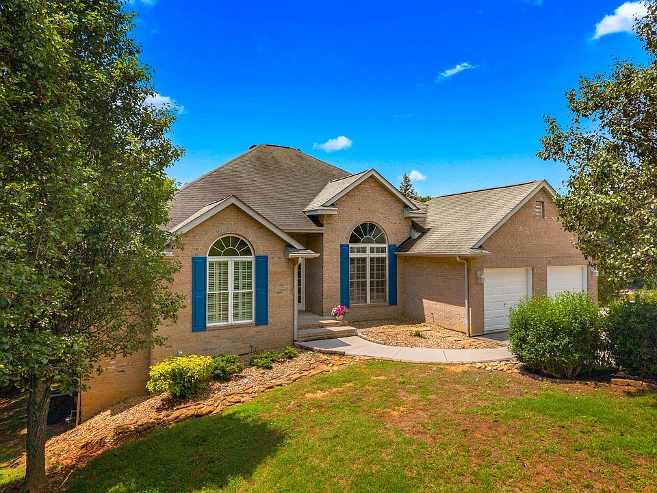 1st image of 211 Mariners Ln