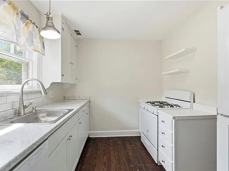 403 E 63rd Ter #403 — Photo 10