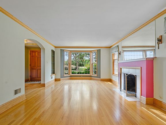 5th image of 6524 N Hiawatha Ave