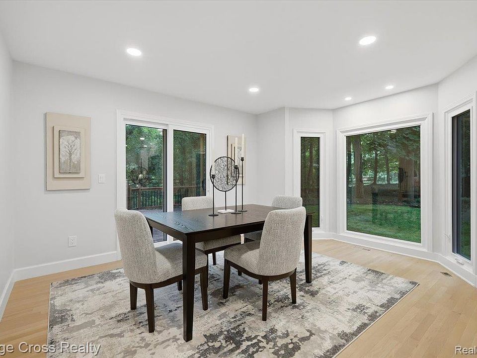 249 Norcliff Dr, photo 20