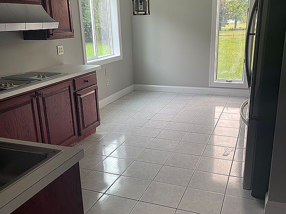 4th image of 20 Betts Rd