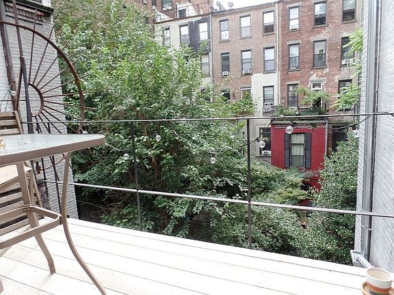 4th image of 156 W 74th St APT 2D