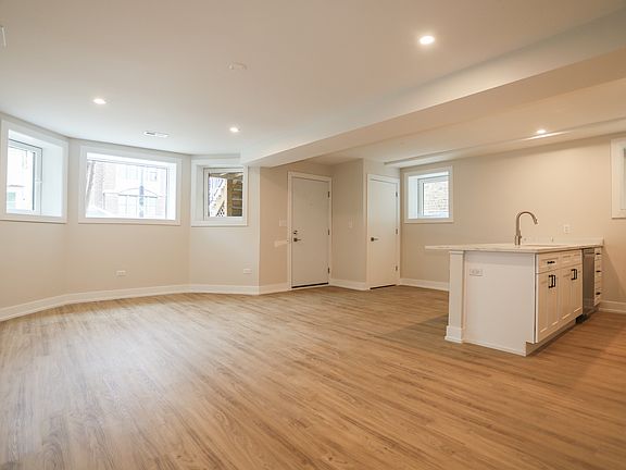 5th image of 2230 W Wilson Ave #B