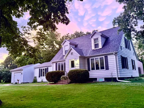 1300 2nd Ave SW, Waverly, IA 50677