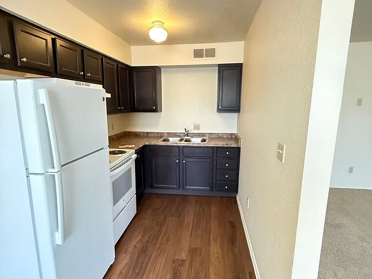 2805 E Idaho Ave — Photo 17