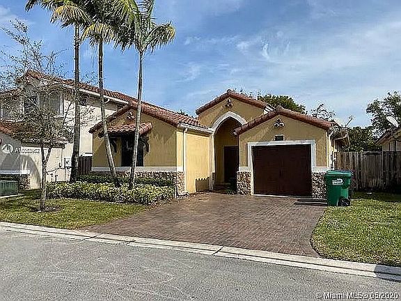 2nd image of 981 NW 97th Ct