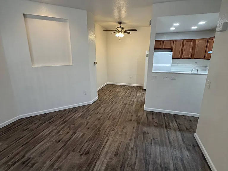 4135 IOWA ST - 5 — Photo 1
