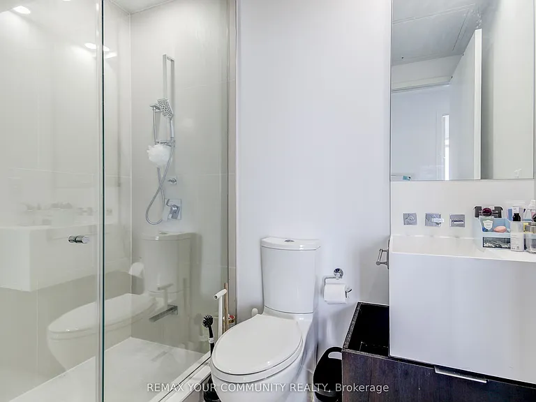 1 Bloor St E #2504 — Photo 15