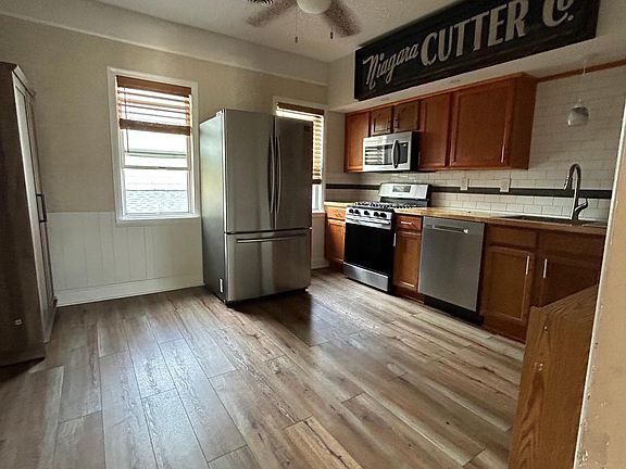 2nd image of 367 Schenck St APT 1