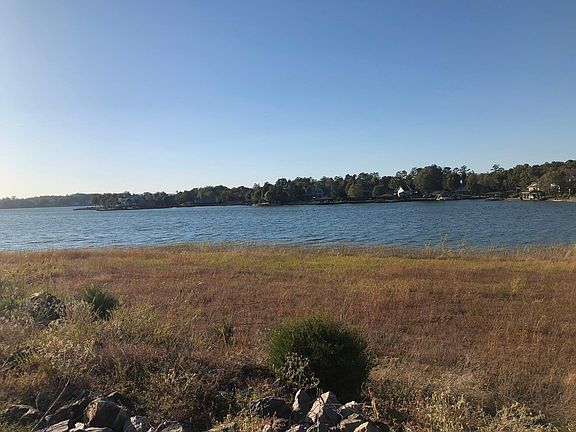 Balboa Lake is just a few steps from this unit.