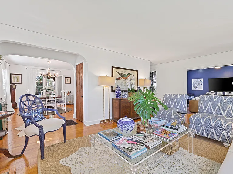 325 Greymon Dr — Photo 8
