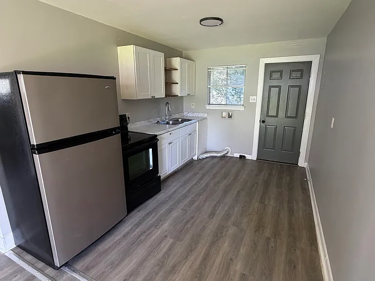 45 Scruggs St #E — Photo 11