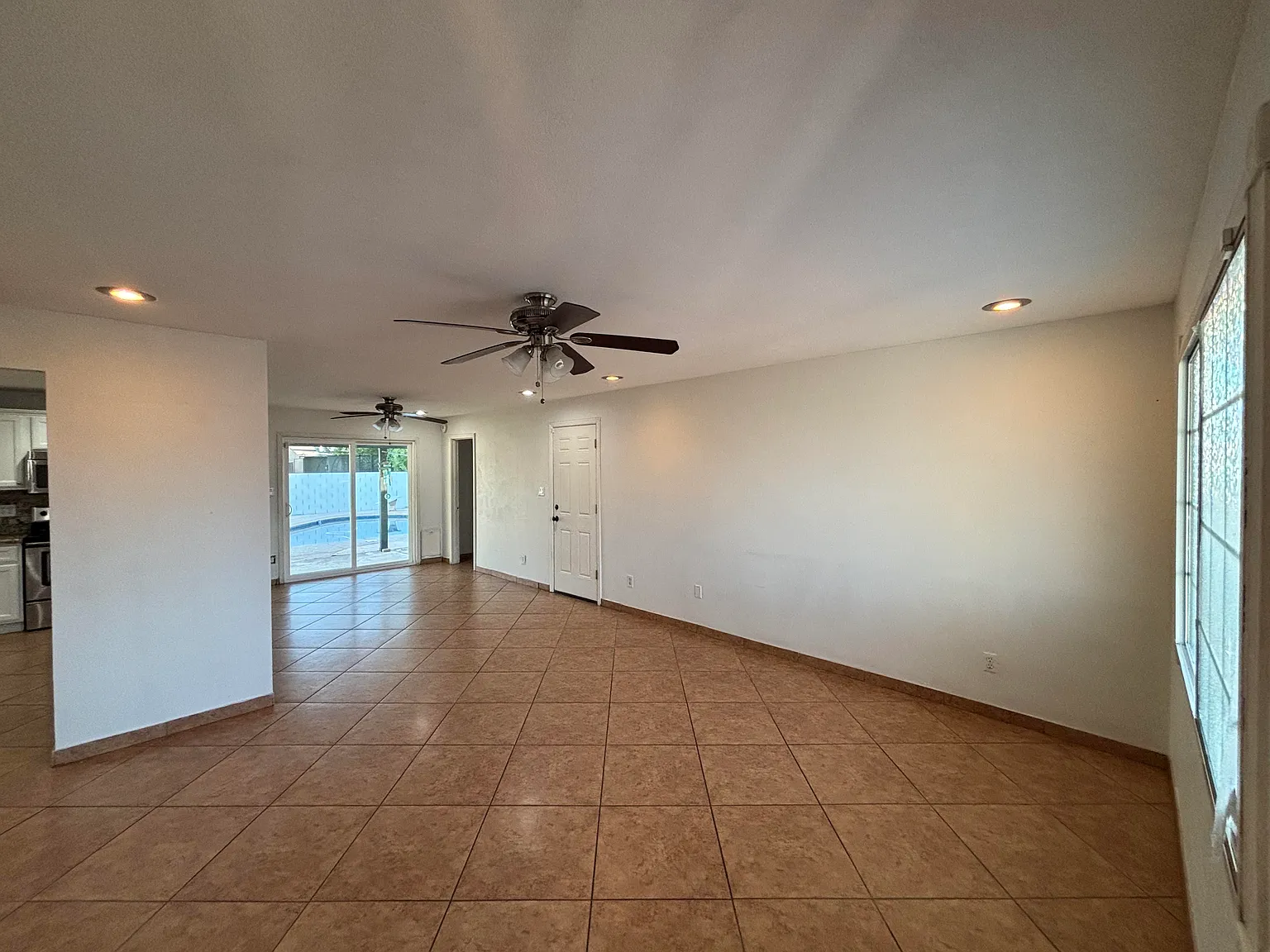 3 bed, 1148 sqft, $2,500 — Photo 3