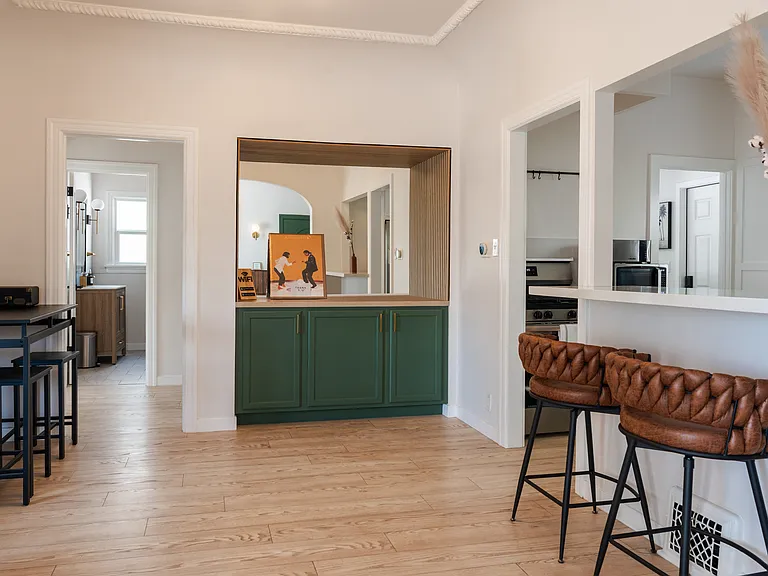 2209 N Gower St — Photo 12
